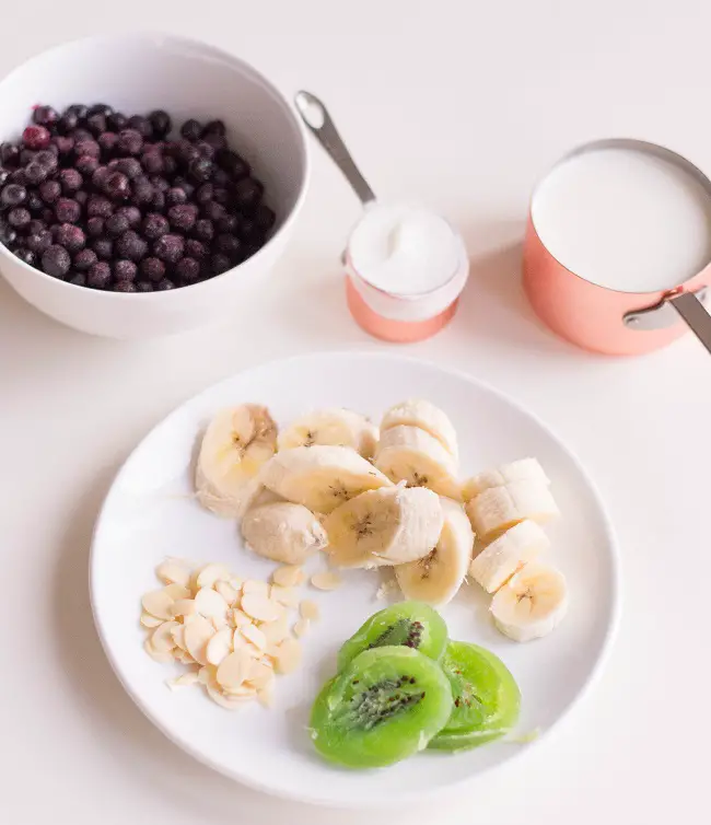 Mermaid Smoothie Bowl-ingredients kiwi, almonds, banana, blueberries