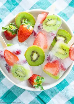 strawberry kiwi fruit popsicles